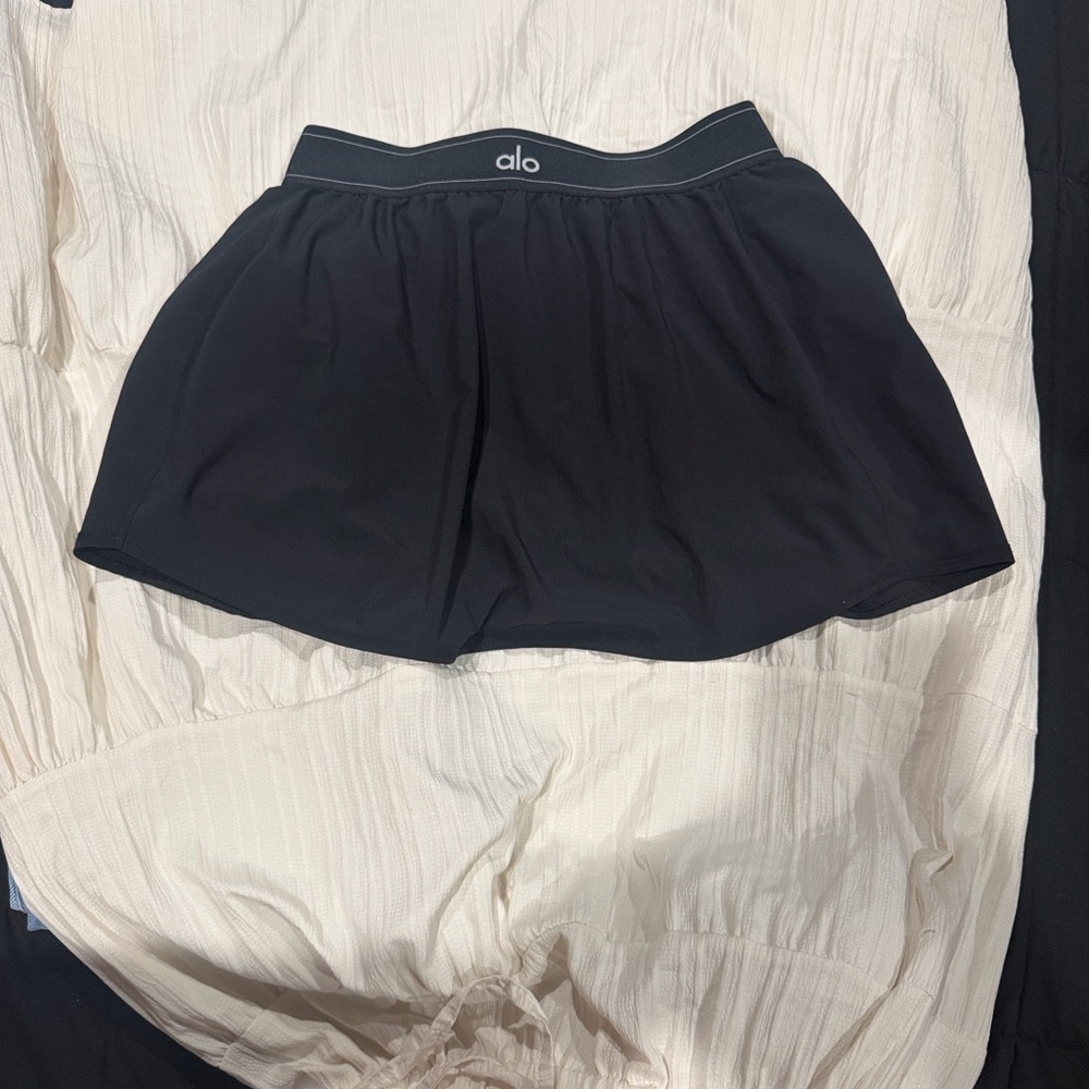 ALO Yoga Black Athletic Skort-Style Shorts